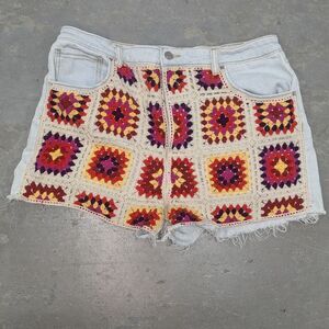 SO 17/31 Crotchet Patch Button Fly High Waist denim Shorts